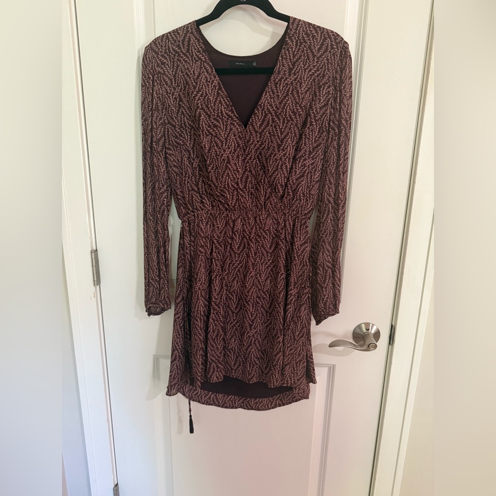 Aritzia Talula Burgundy Long Sleeve Dress
